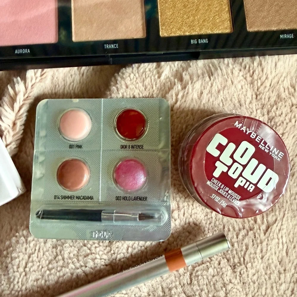 Makeup bundle Color Zulu by Juvas Morphe 8S Stellar Impact Highlighter and more